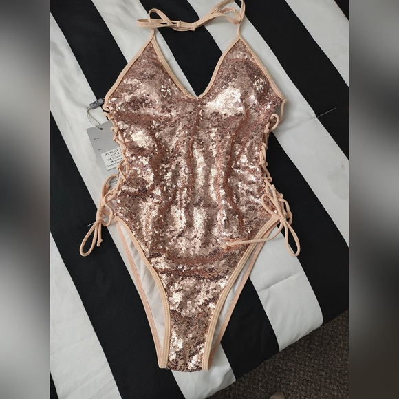 Swim suit - Picture 5 of 5